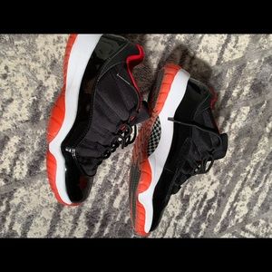 Nike air jordan low bred 11’s